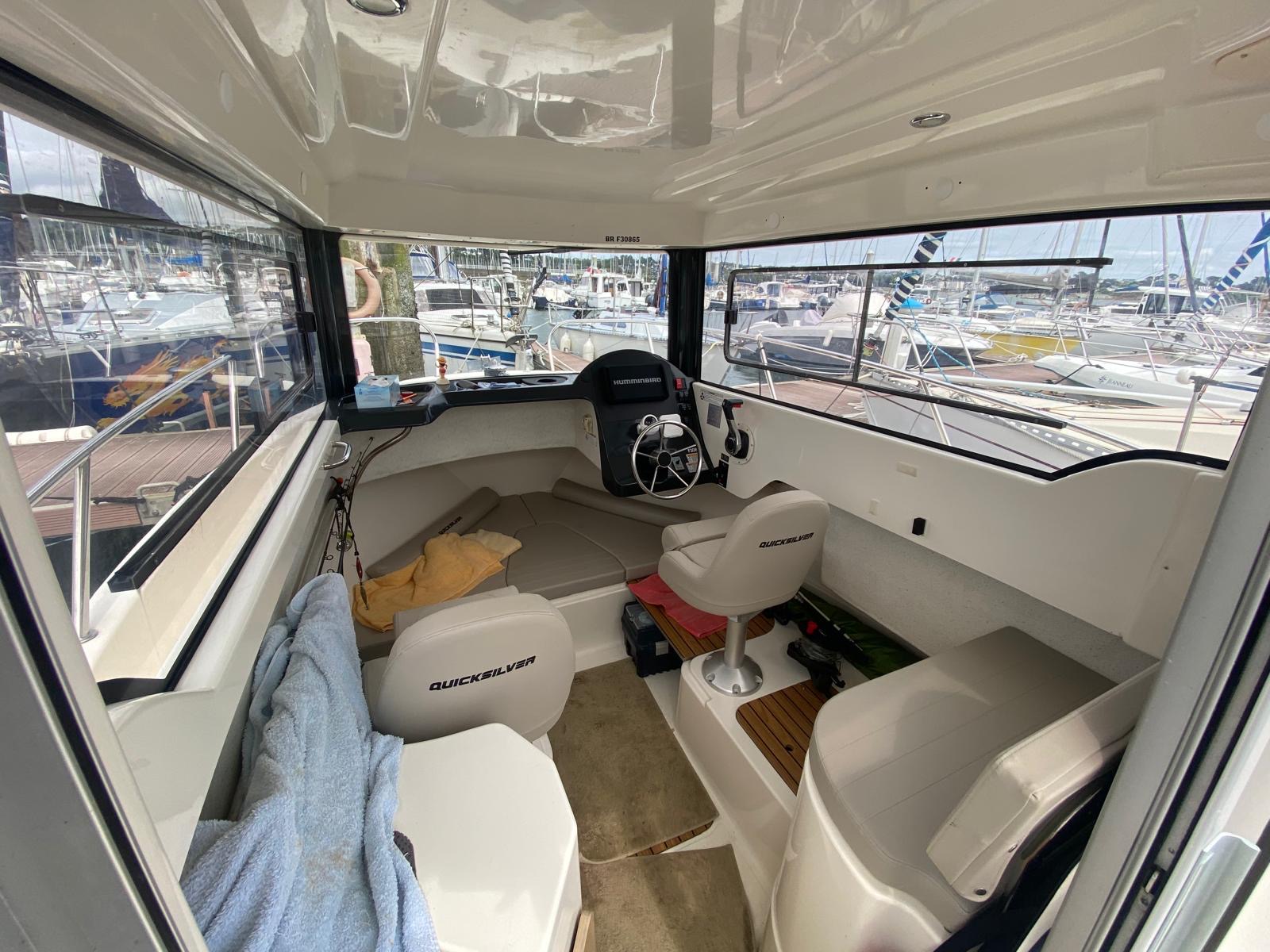 slider 6 Quicksilver  675 Pilothouse